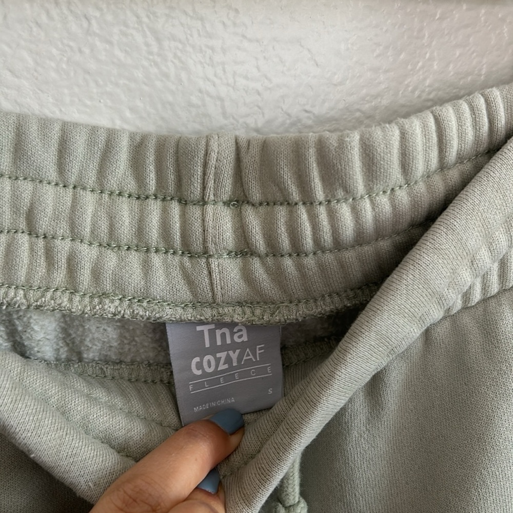 Aritzia Cozy AF Fleece Wide Leg Sweatpants - Picture 2 of 4